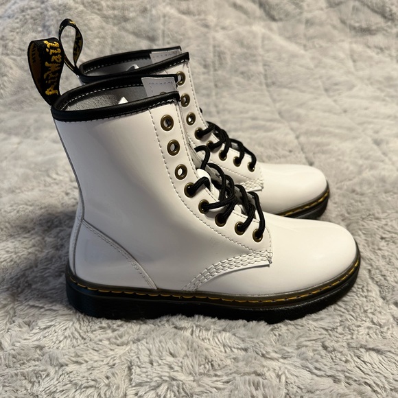 New Dr. Martens Zavala Combat Boots White Patent Leather Women’s Size 6 - Picture 4 of 11